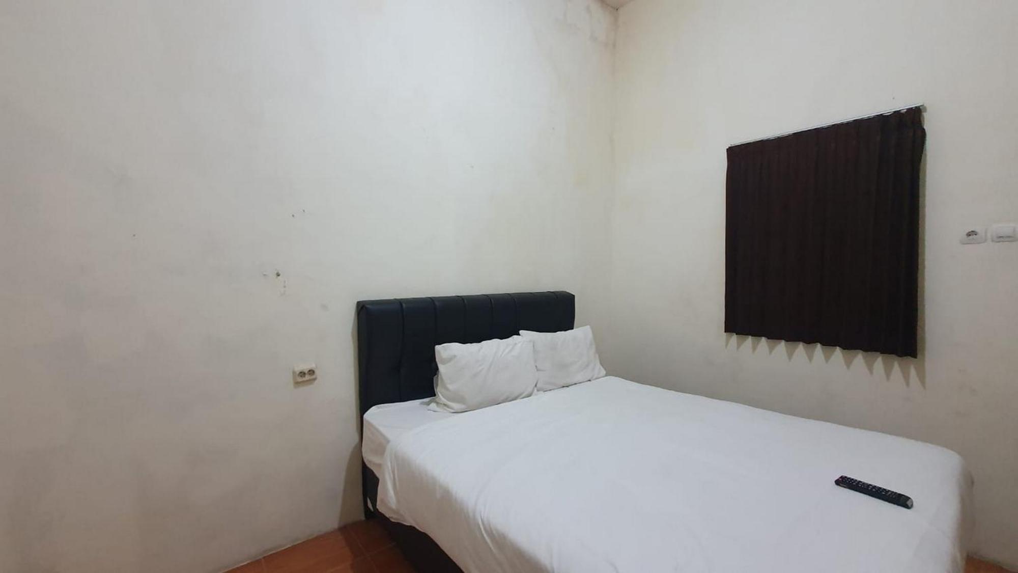 Reddoorz Syariah At Demasto Homestay Jembel エクステリア 写真